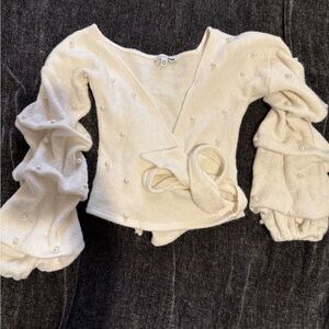 Fashion Nova Cream V-Neck Sweater with Statement Sleeves